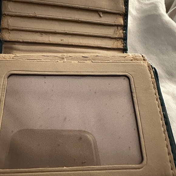 Women’s Coach wallet patent leather teal . Outside excellent, pealing.inside - Picture 4 of 16